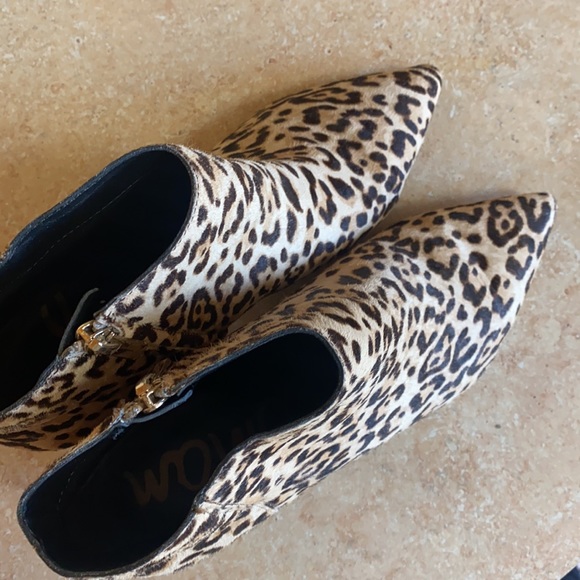 SIZE 8.5 LEOPARD SAM EDELMAN KINZEY KITTEN HEEL BOOTIE - Picture 4 of 5